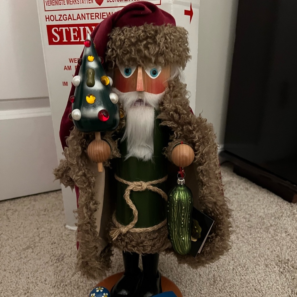 Steinbeck nutcracker mint condition - Christmas Pickle Santa